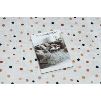 BAMBINO 47890 plaunamas kilimas Taškai, neslystantis - baltas / rudas 2 BAMBINO 47890 plaunamas kilimas Taškai, neslystantis - baltas / rudas 2