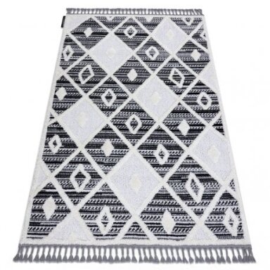Kilimas MAROC P662 Rombai juoda / balta kutai berberinis marokietiškas Kilimas MAROC P662 Rombai juoda / balta kutai berberinis marokietiškas