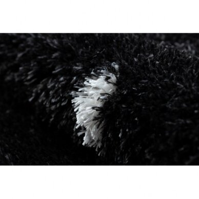 Kilimas FLUFFY 2370 Apskritas kilimas, taškai - antracitas / balta 3 Kilimas FLUFFY 2370 Apskritas kilimas, taškai - antracitas / balta 3