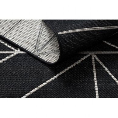 Kilimas sizalio virvelės FLOORLUX 20605 juoda / sidabras TRIKAMPIAI, geometrinis 2 Kilimas sizalio virvelės FLOORLUX 20605 juoda / sidabras TRIKAMPIAI, geometrinis 2