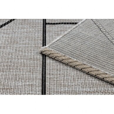 Kilimas sizalio virvelės FLOORLUX 20605 sidabras / juoda / smėlio spalvos TRIKAMPIAI, geometrinis 1 Kilimas sizalio virvelės FLOORLUX 20605 sidabras / juoda / smėlio spalvos TRIKAMPIAI, geometrinis 1