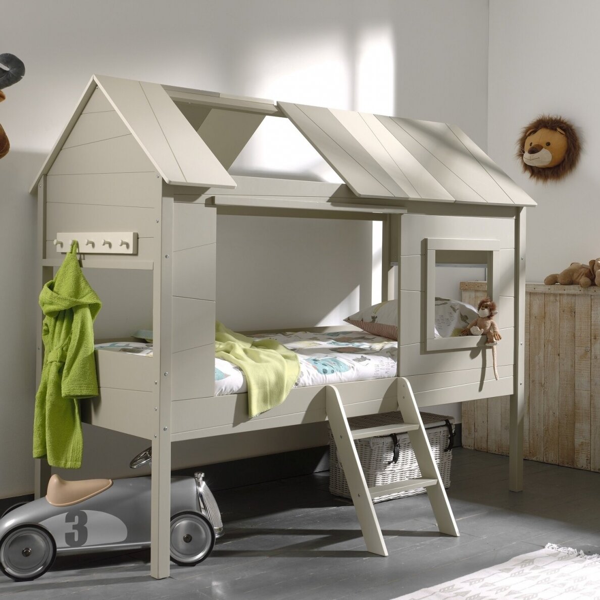 Lova - Namelis "CHARLOTTE" 4 Lova - Namelis "CHARLOTTE" 4